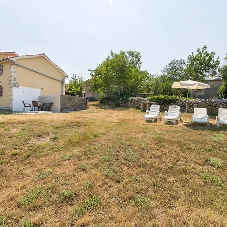 House Justina -labin-quiet Place